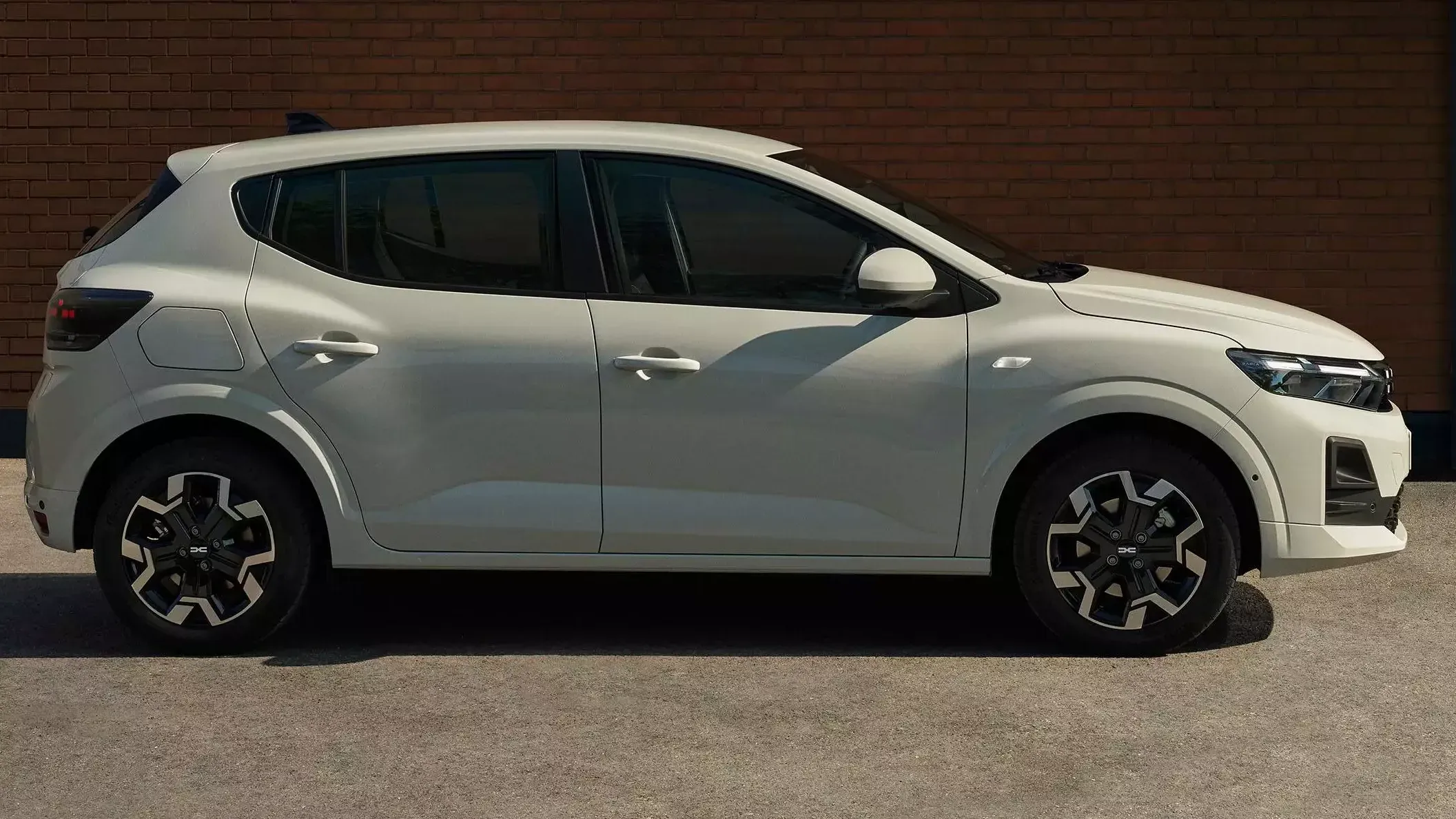 dacia-sandero-petrol-rental-agadir