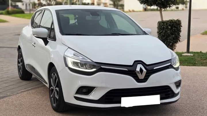 renault-clio-4-diesel-rental-agadir